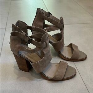Hinge Suede Strappy Block Heel Sandals - Brown